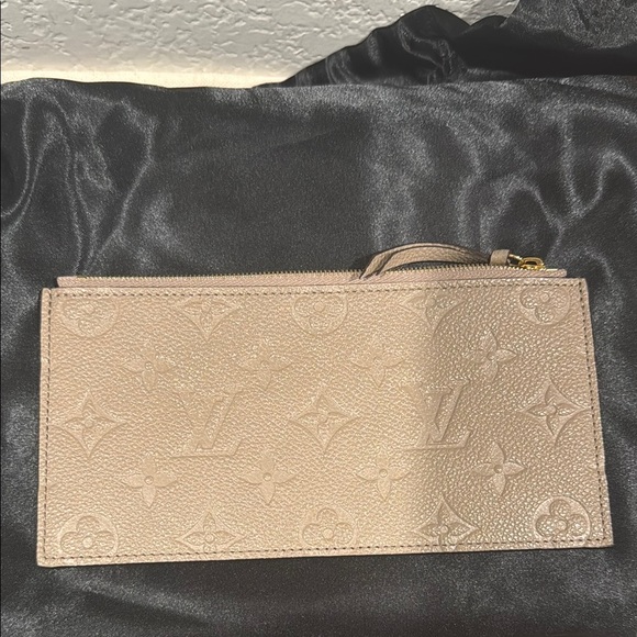 Louis Vuitton Felicie Zip Monogram Empreinte Gray Leather Pouch - Picture 1 of 5